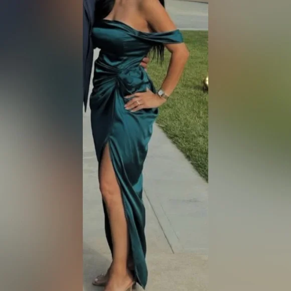 Elegant Teal Off-Shoulder Dress - Picture 2 of 3